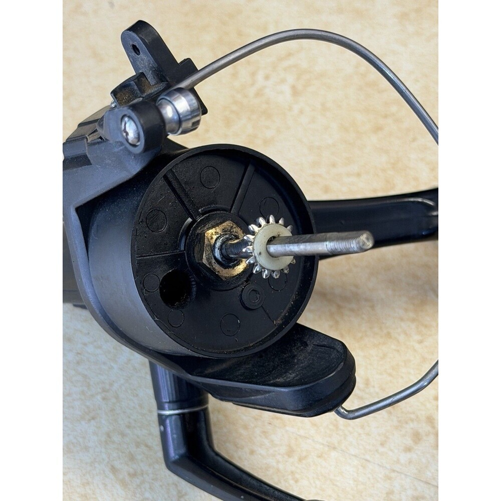 Vintage Daiwa Long Cast-X DC 75X Spinning Fishing Reel Ball Bearing Graphite - Picture 10 of 11